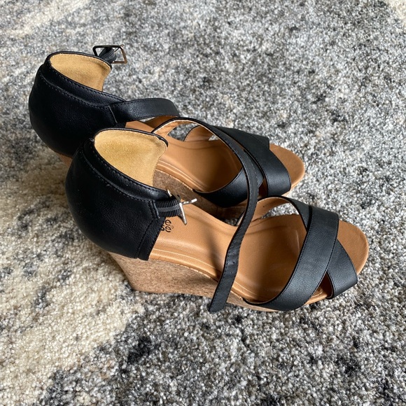 Charlotte Russe Wedge Sandal - Picture 2 of 4